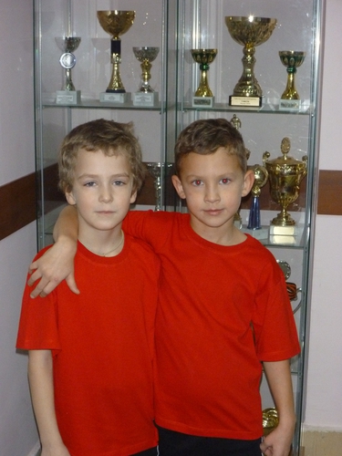 Никита с другом.